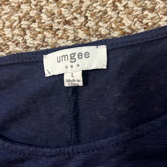 Umgee women’s large blouse floral accents - Picture 2 of 6